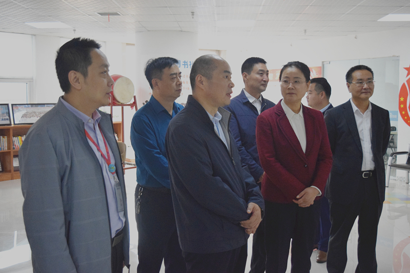熱烈歡迎河南省委統(tǒng)戰(zhàn)部副部長梁險峰一行蒞臨安陽青峰網(wǎng)絡調(diào)研社會階層工作！